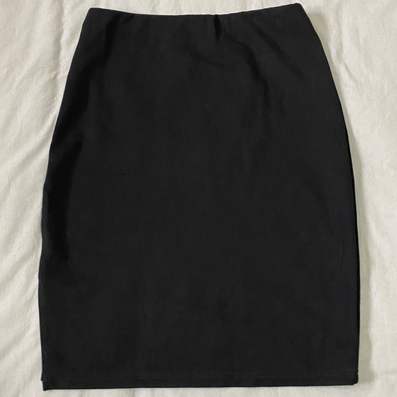 Le ChΓ’teau Pencil Skirt, Black, Extra Small - Picture 2 of 4